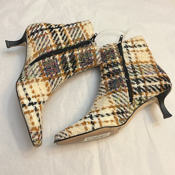 Gianni Bini Palmero Flannel Plaid Snip Toe Kitten Heel Booties - Picture 2 of 10